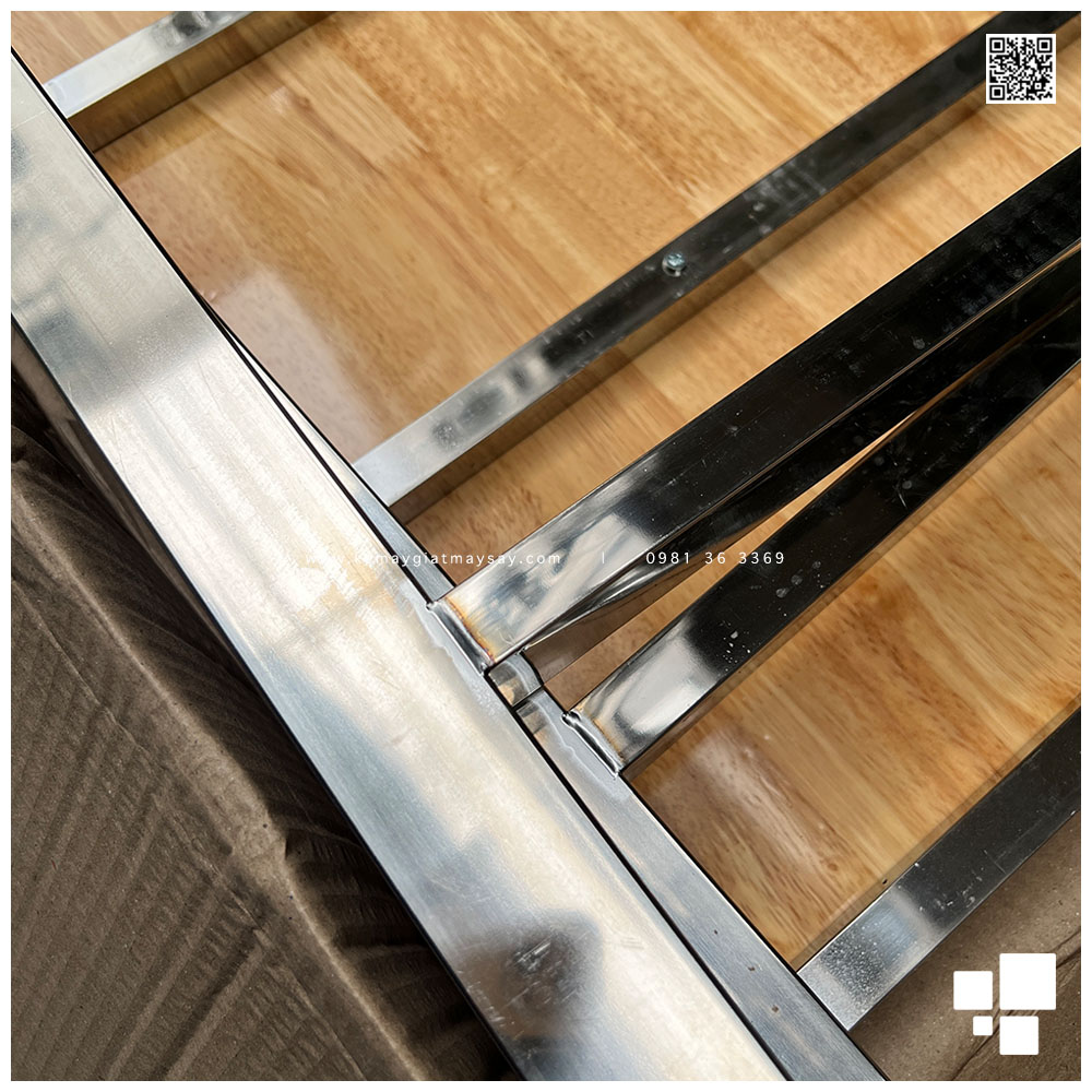 Khung kệ Inox 304 dày dặn, chắc chắn